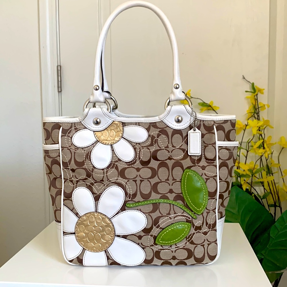 Coach signature tote bag with floral embroidery